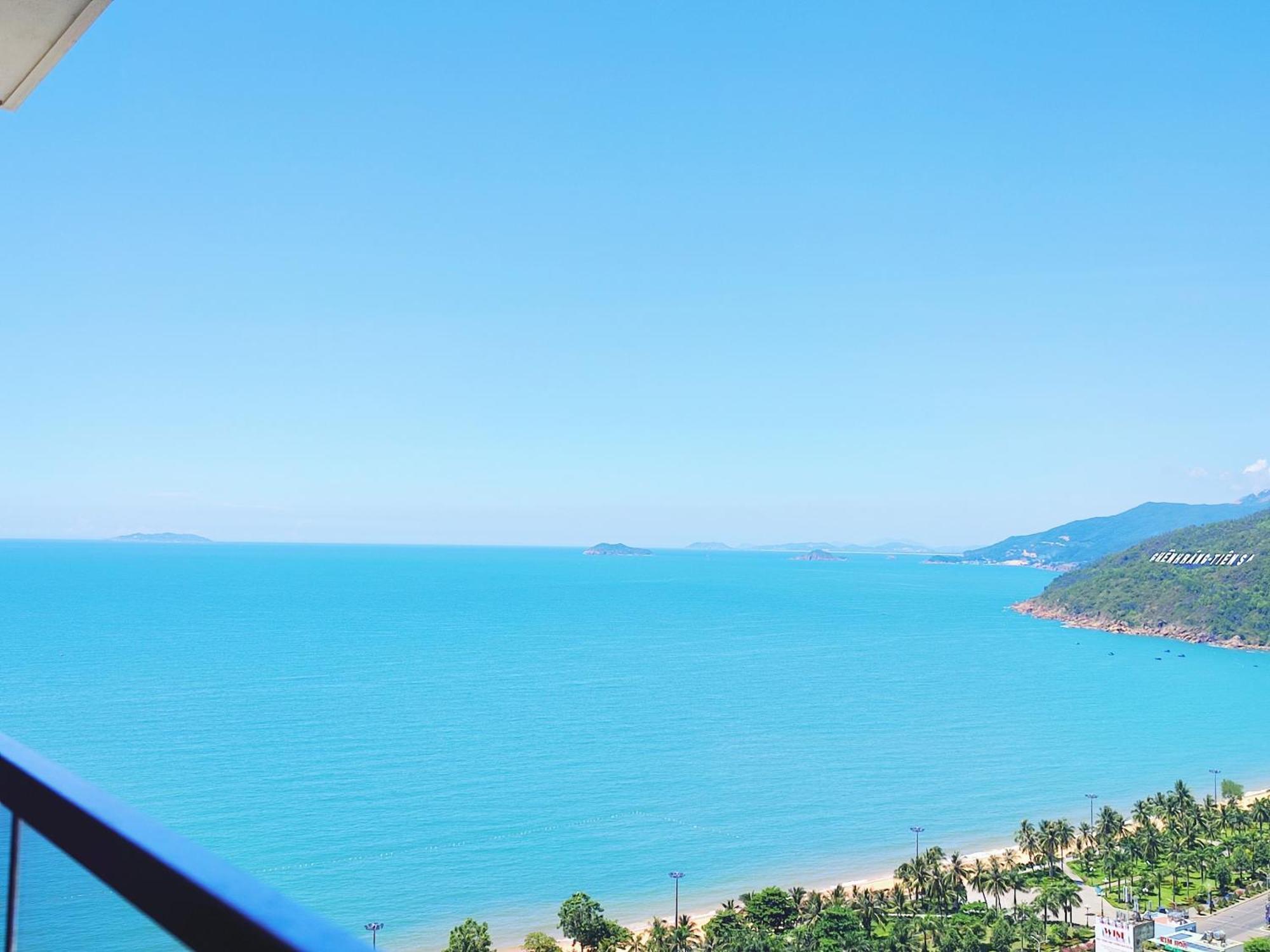 Flc Sea Tower Quy Nhon Ban Cong, Bon Tam, Ho Boi Co Phi, Sat Bien Exterior photo